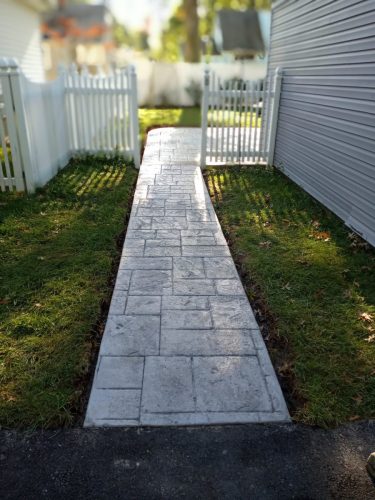 SMALL ASHLAR WALK